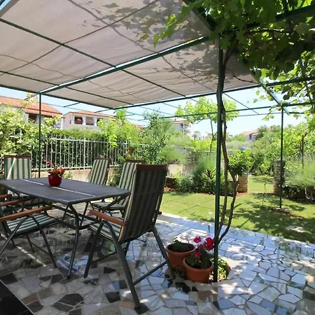 Holiday home Strandnahes Lavanda Mit Schoenem Garten